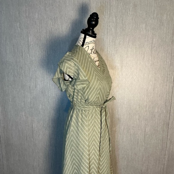 Chic Sage Striped High Low Dress Size XS - Picture 6 of 12